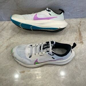 NIKE Pegasus 40 Size 4.5